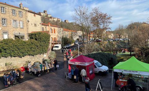 Marché de Montaigut le Blanc-16370283.jpg