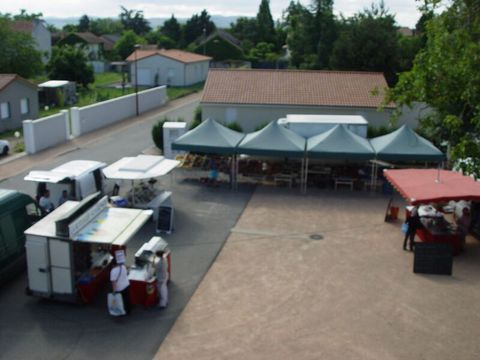 Petit marché du cheix-9000239.jpg