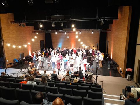 bal trad-20810883.jpg